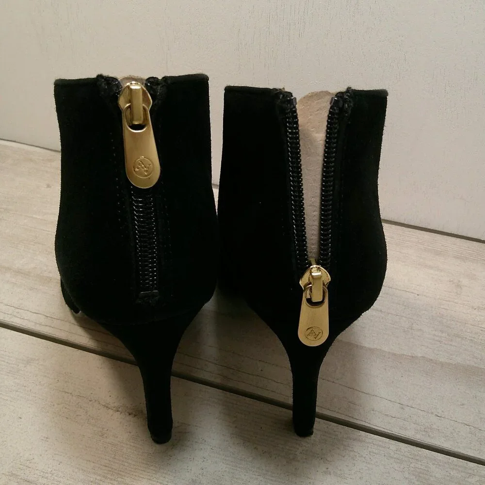 Womans Adrienne Vittadini Pumps Black Leather Suede Peep Toe Bootie Size 7.5M